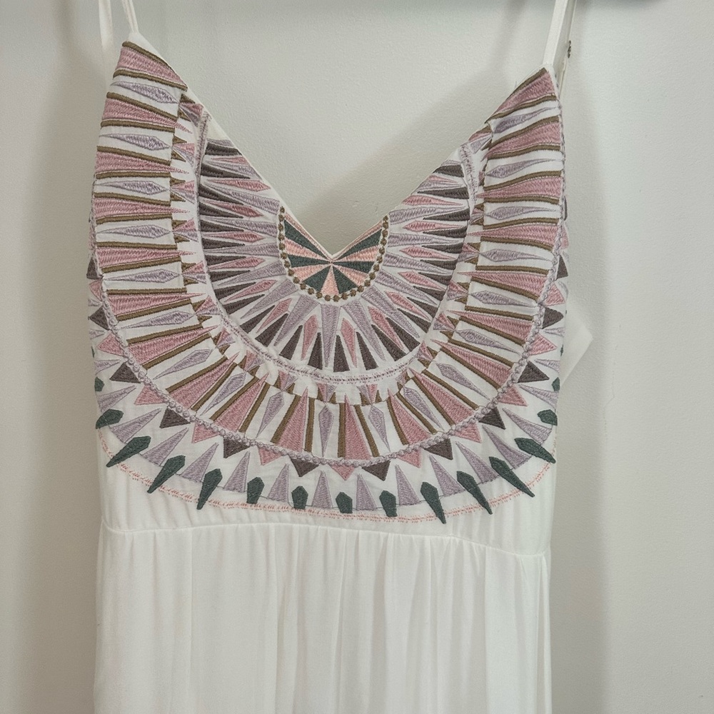 Lulu’s white embroidered maxi dress, vacation, wedding, size M. - Picture 5 of 6